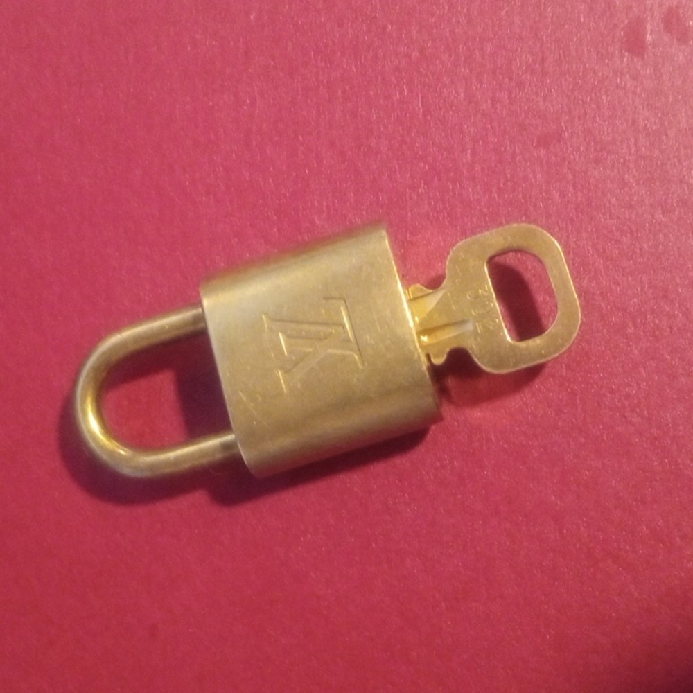 Louis Vuitton Lock and Key 302
